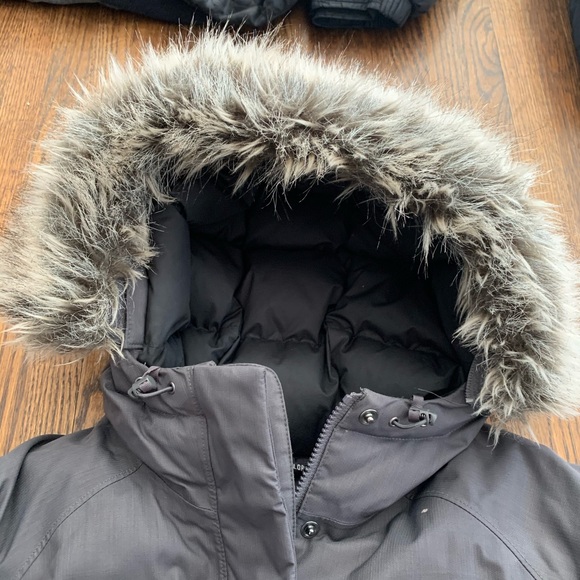 Women’s North Face Down Parka - Picture 5 of 5